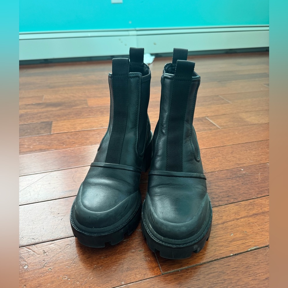 Tory Burch Black Boots Size 9